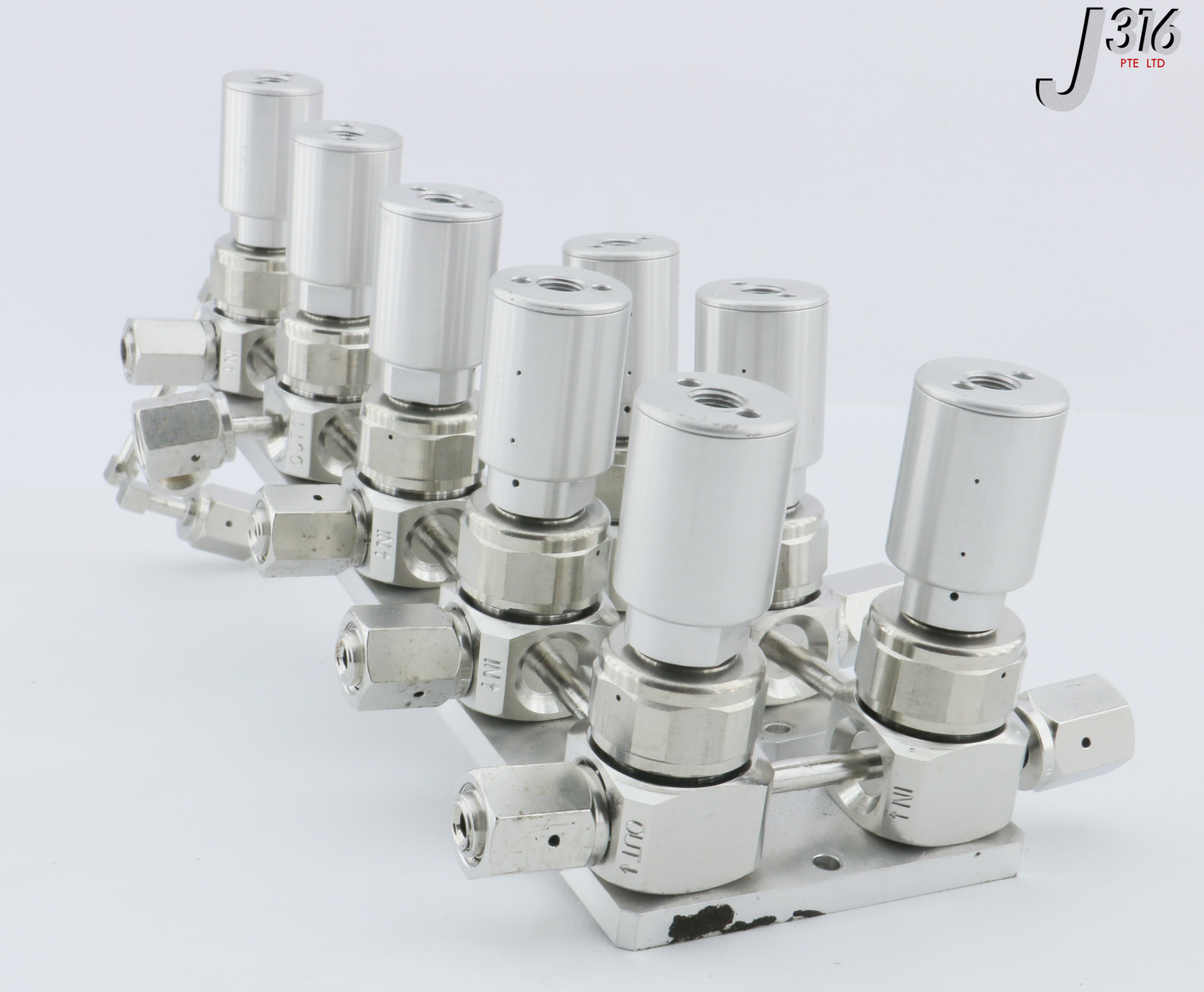 SOLD‼️ 28717 LAM RESEARCH 10-WAY MANIFOLD VALVE ASSY, 8 VALVES 839-024556
